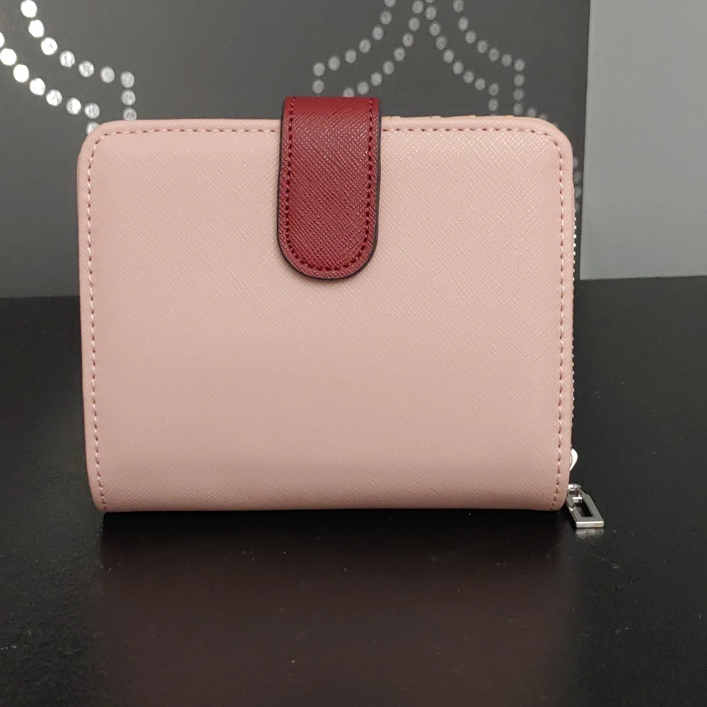 Guess Wallet - Picture 2 of 4